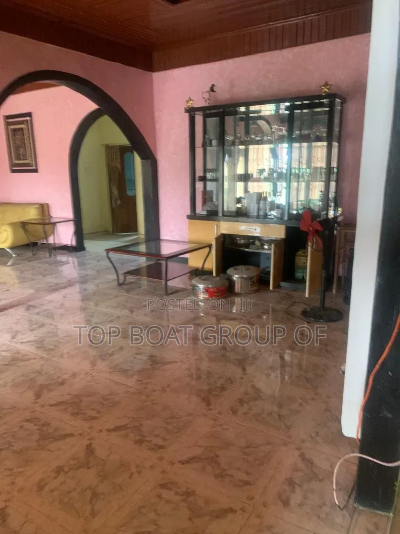7bdrm House in Top-Boat Estate, Kumasi Metropolitan for sale