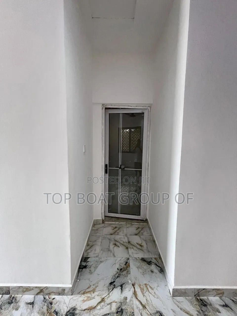 7bdrm House in Top-Boat Estate, Kumasi Metropolitan for sale