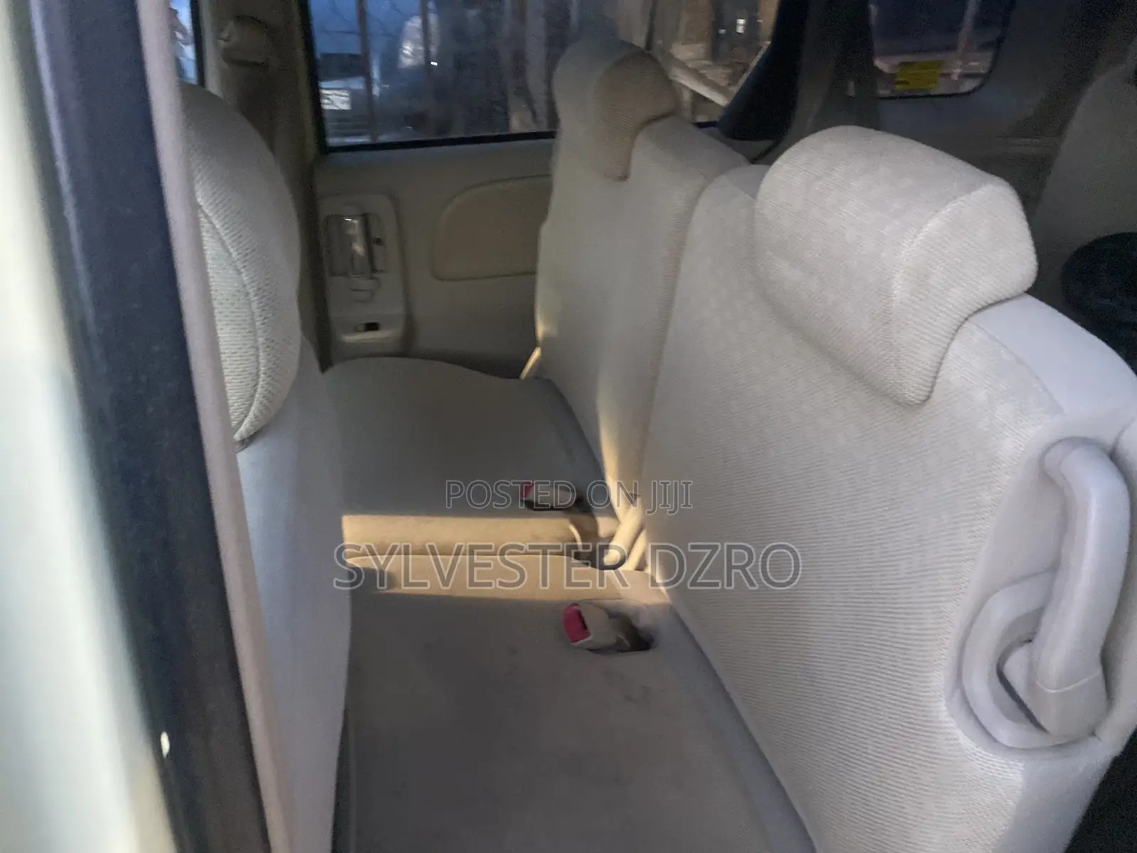 Toyota Sienta 2013 Brown
