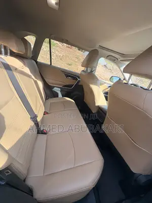 Toyota RAV4 XLE Premium AWD 2024 White