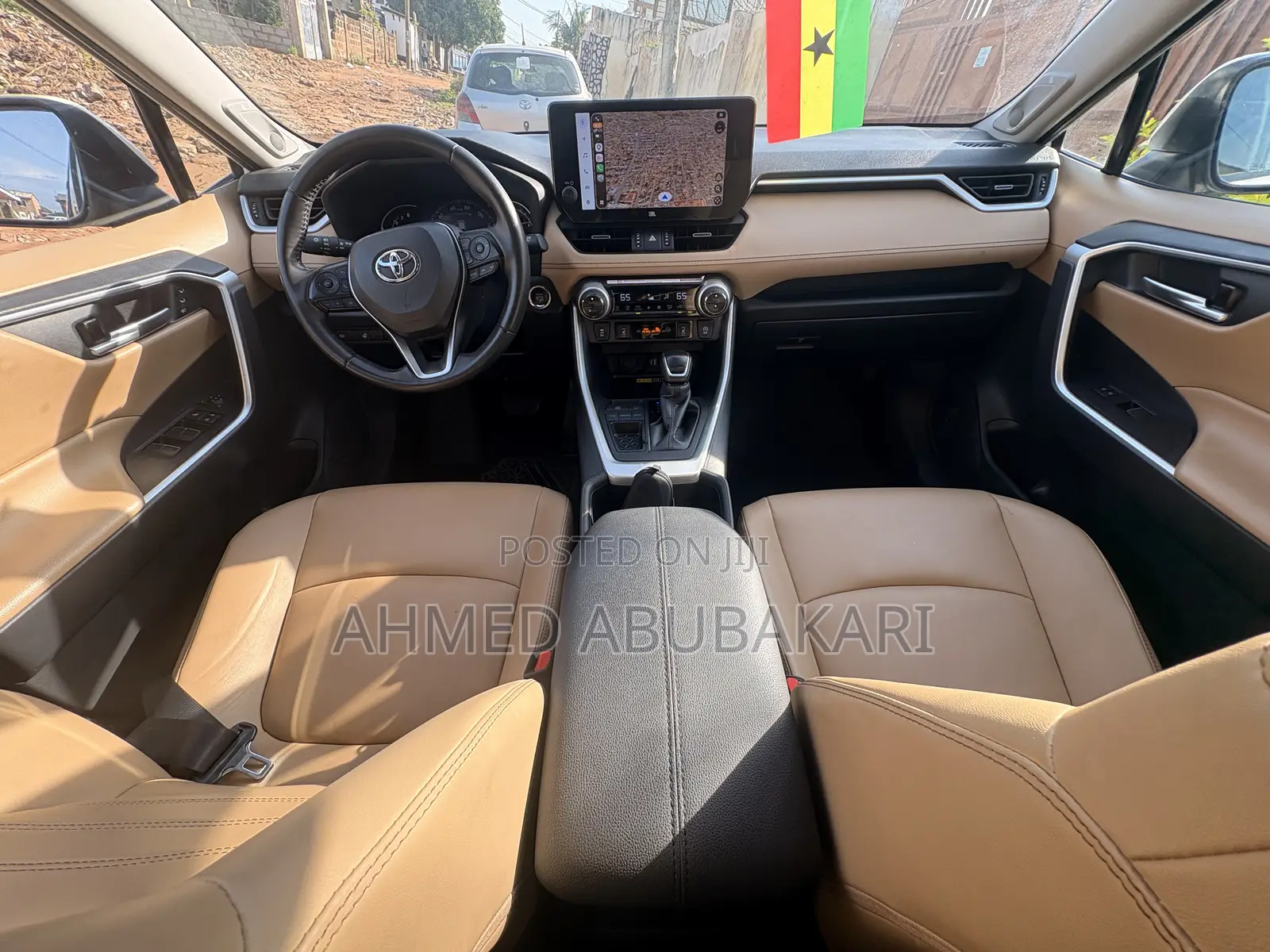 Toyota RAV4 XLE Premium AWD 2024 White