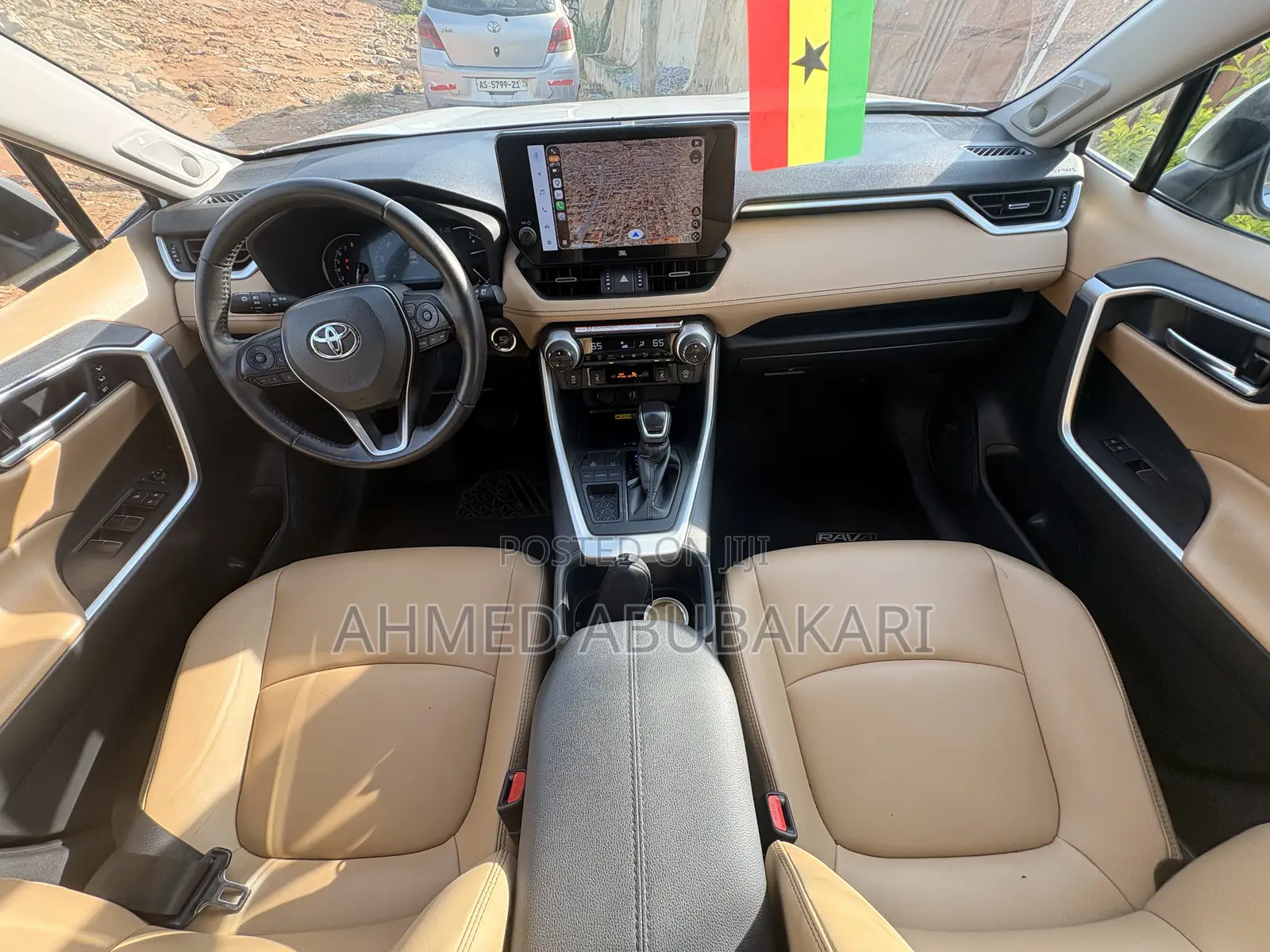 Toyota RAV4 XLE Premium AWD 2024 White