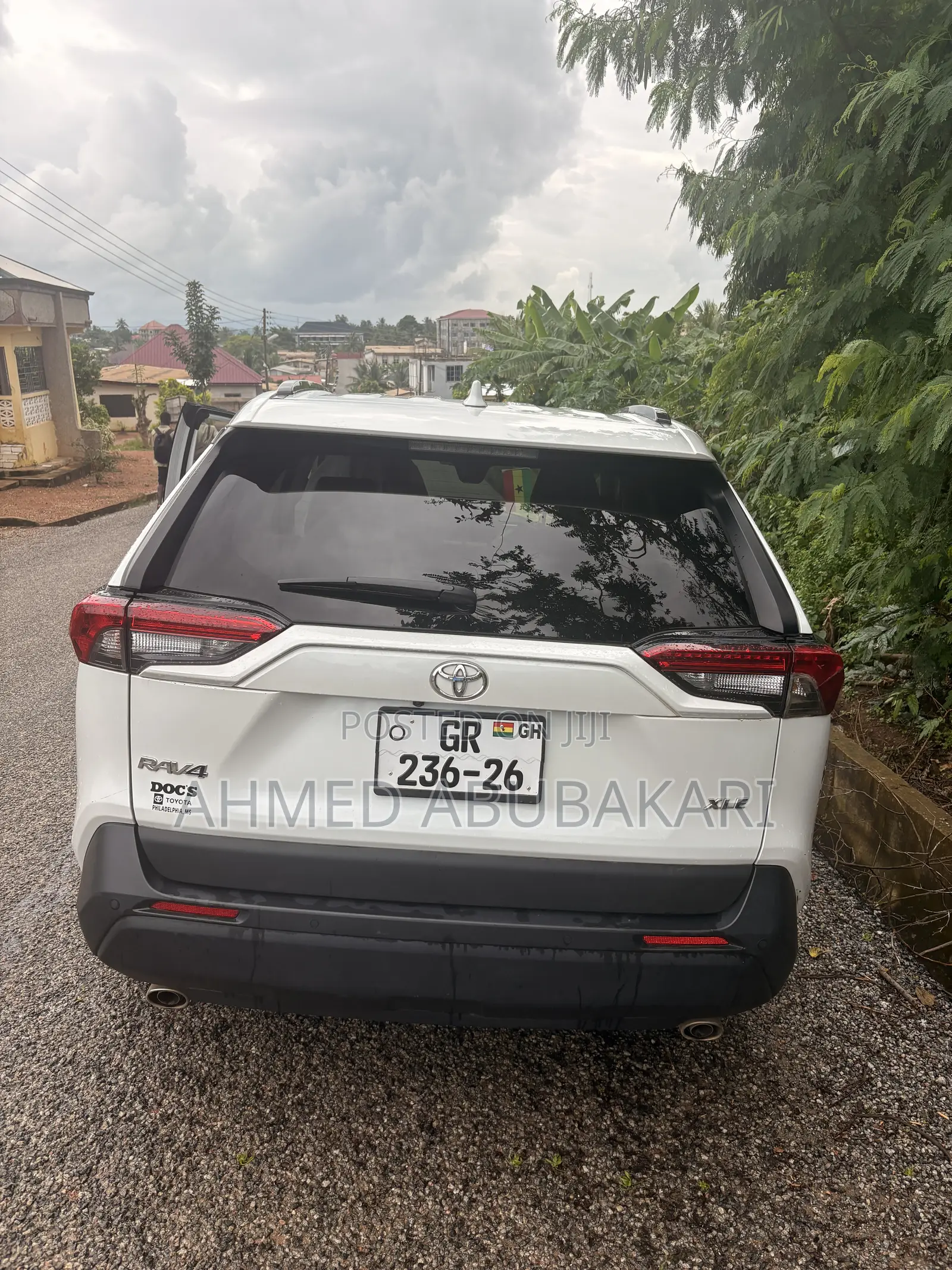 Toyota RAV4 XLE Premium AWD 2024 White