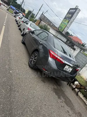 Toyota Corolla L 4dr Sedan (1.8L 4cyl 6M) 2015