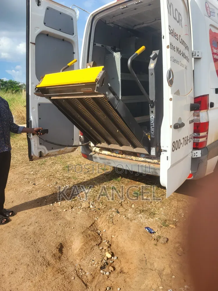 Mercedes-Benz Sprinter 2005 White