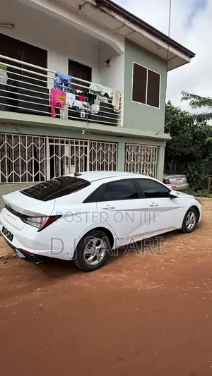 Hyundai Elantra Limited 2021 White