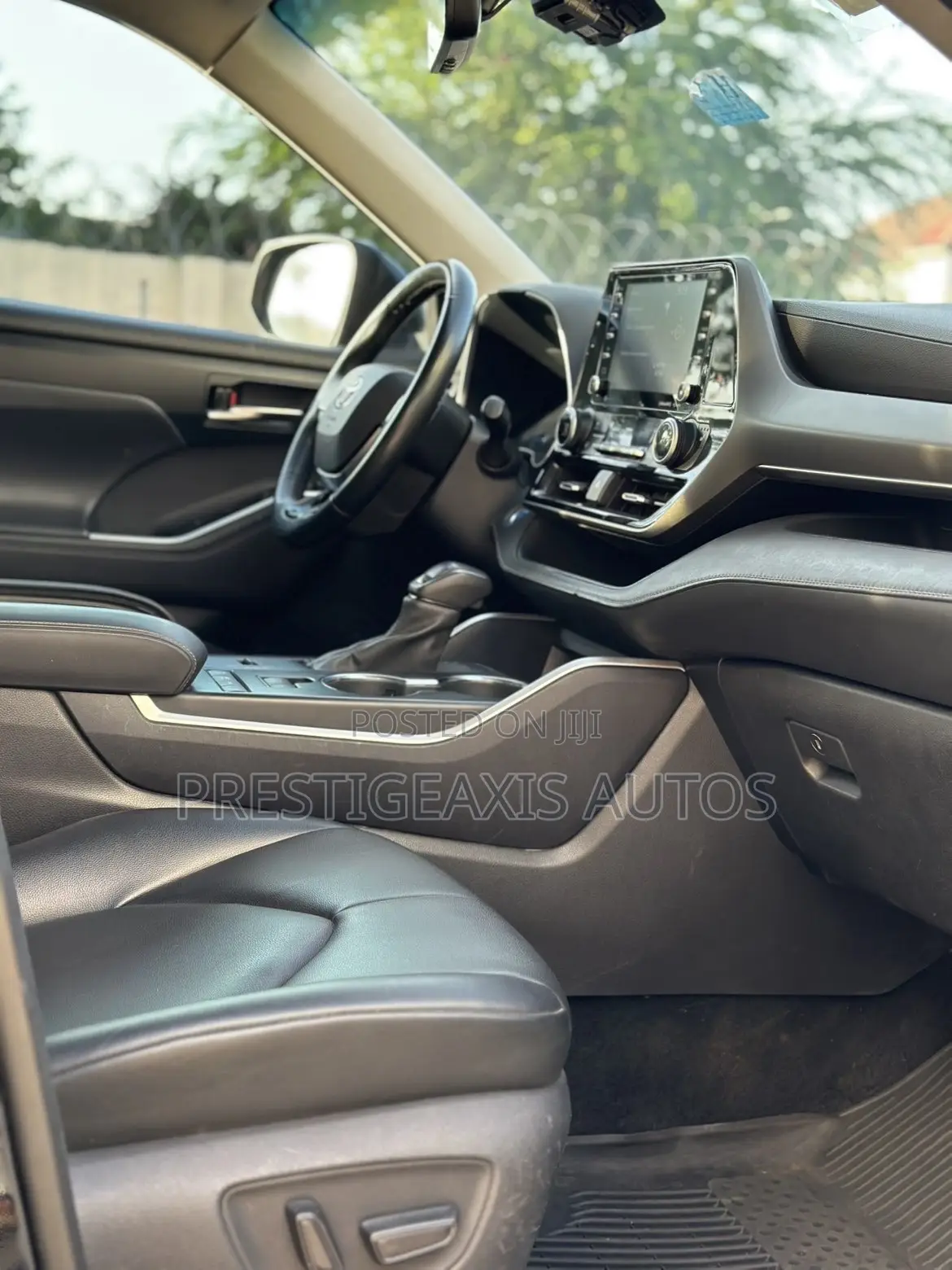 Toyota Highlander XLE 2022 Black