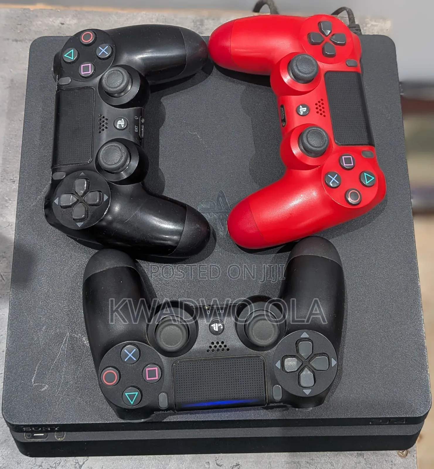 Play Station 4 Slim