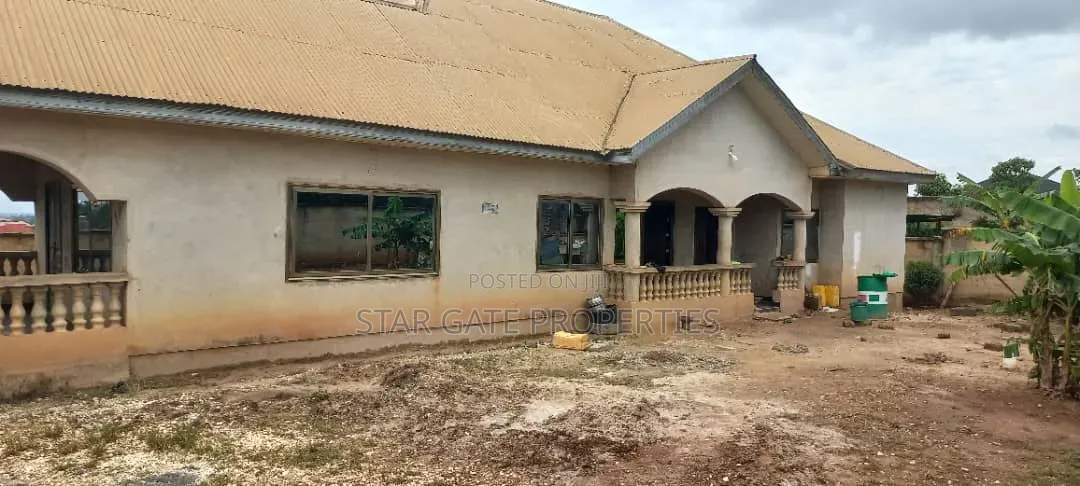 4bdrm House in Pakyi No.2  Santasi, Kumasi Metropolitan for sale