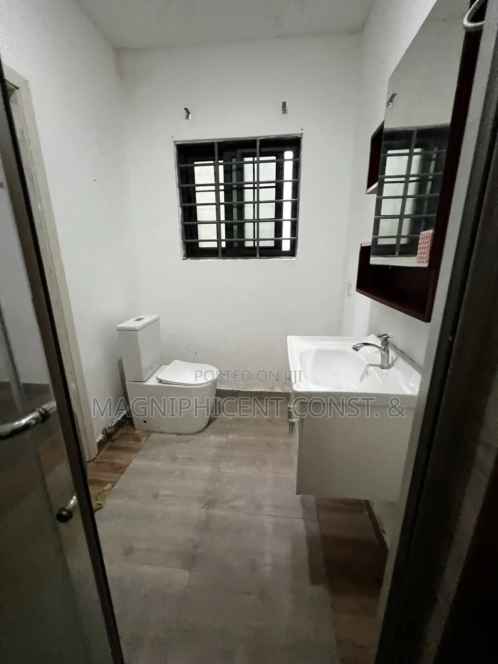 3bdrm House in Lakeside, Ashaley Botwe for rent