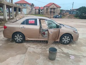 Toyota Corolla 2011 Brown