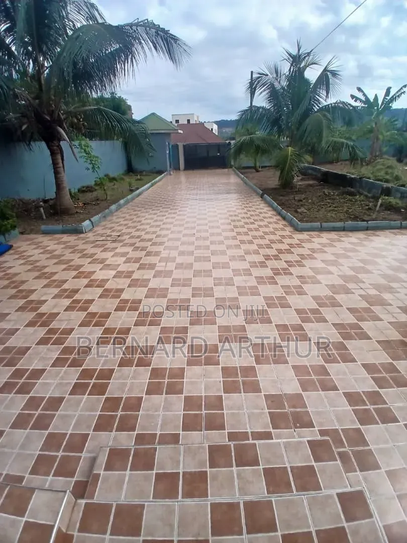 3bdrm Duplex in Bernard Agency, Amasaman for rent