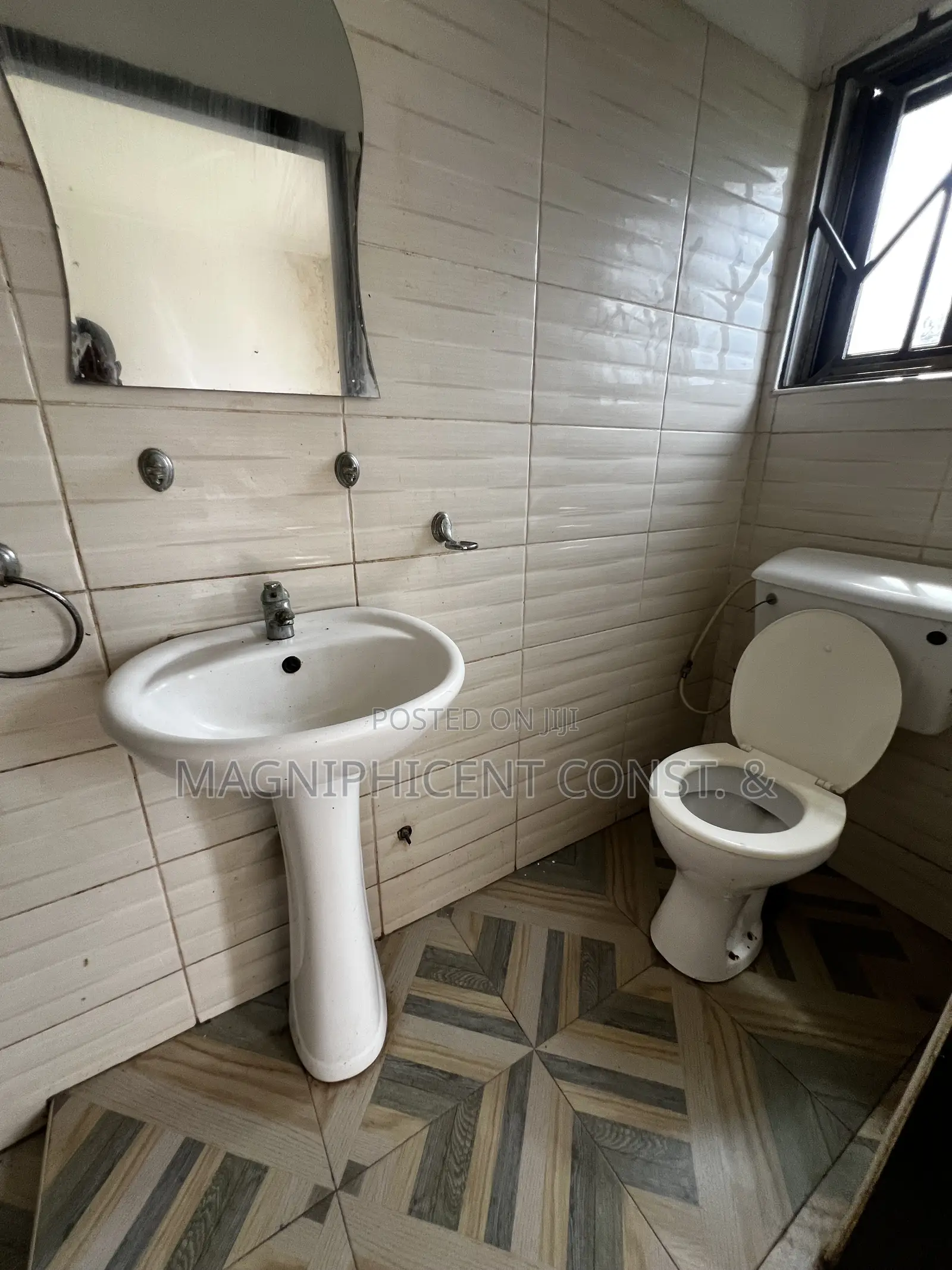 2bdrm Apartment in Lakeside, Ashaley Botwe for rent