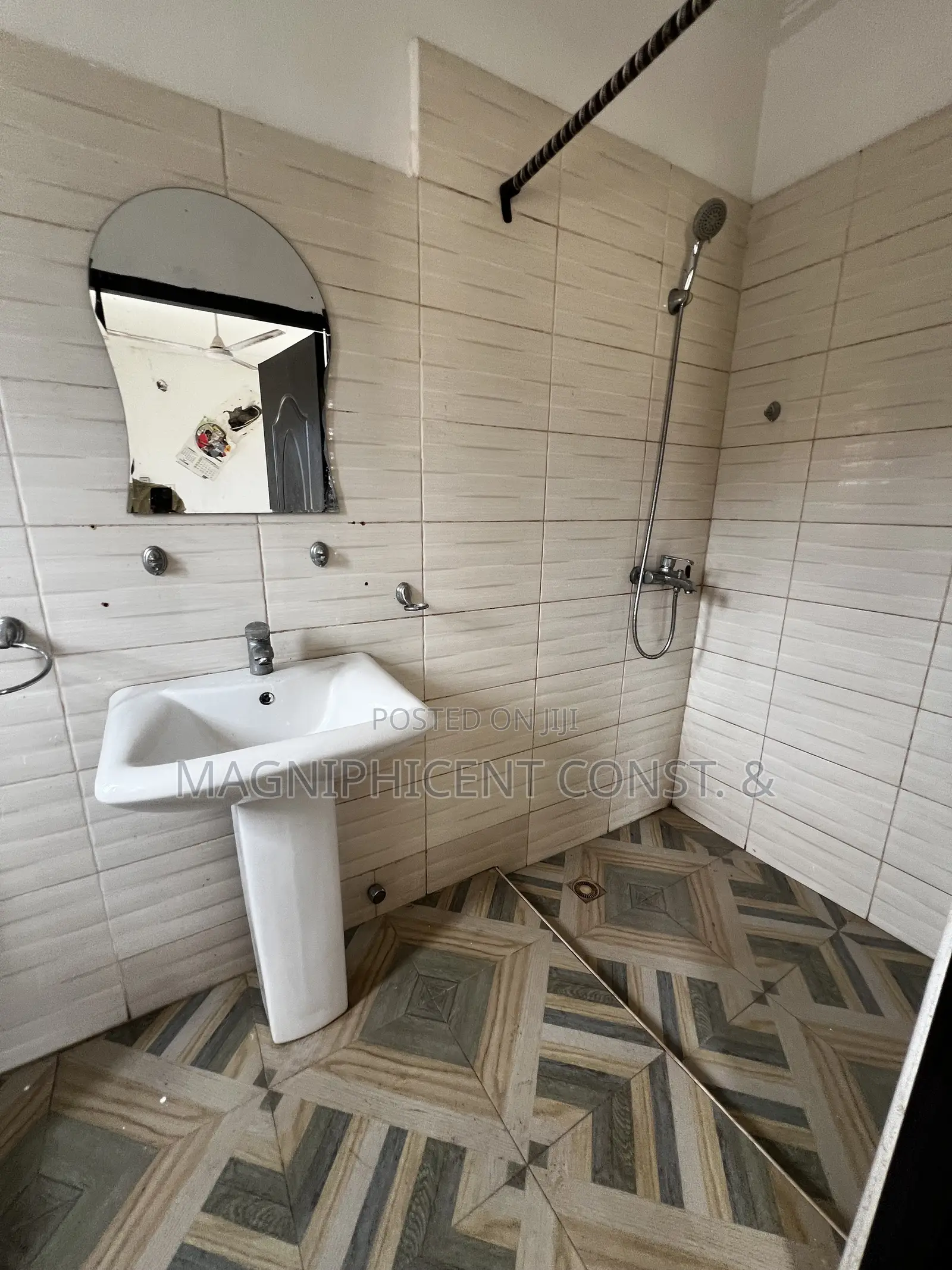 2bdrm Apartment in Lakeside, Ashaley Botwe for rent