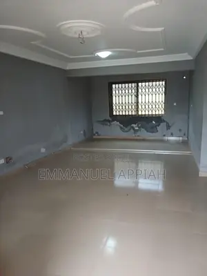 4bdrm Apartment in Awoshei Market, Awoshie for rent