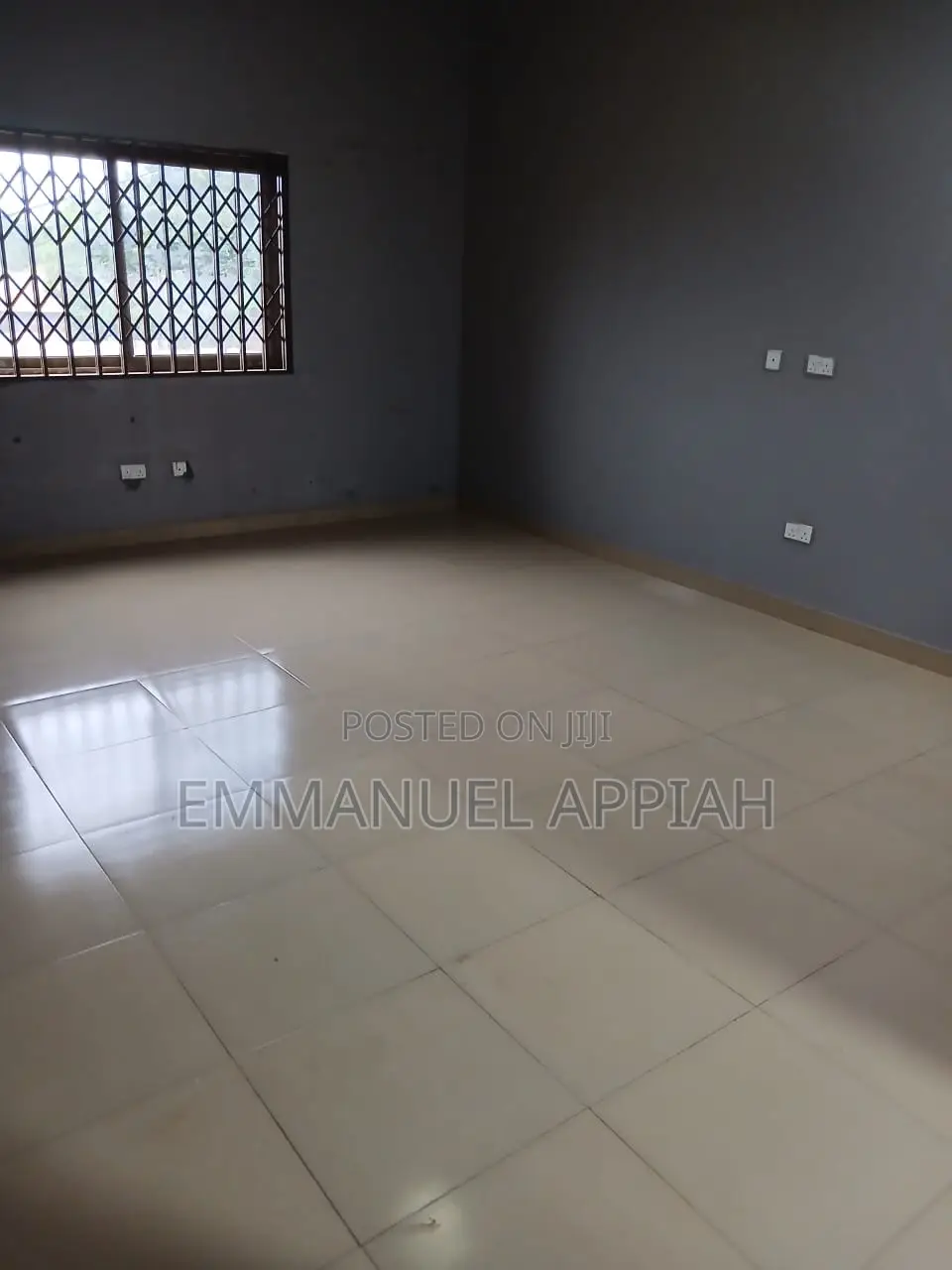4bdrm Apartment in Awoshei Market, Awoshie for rent