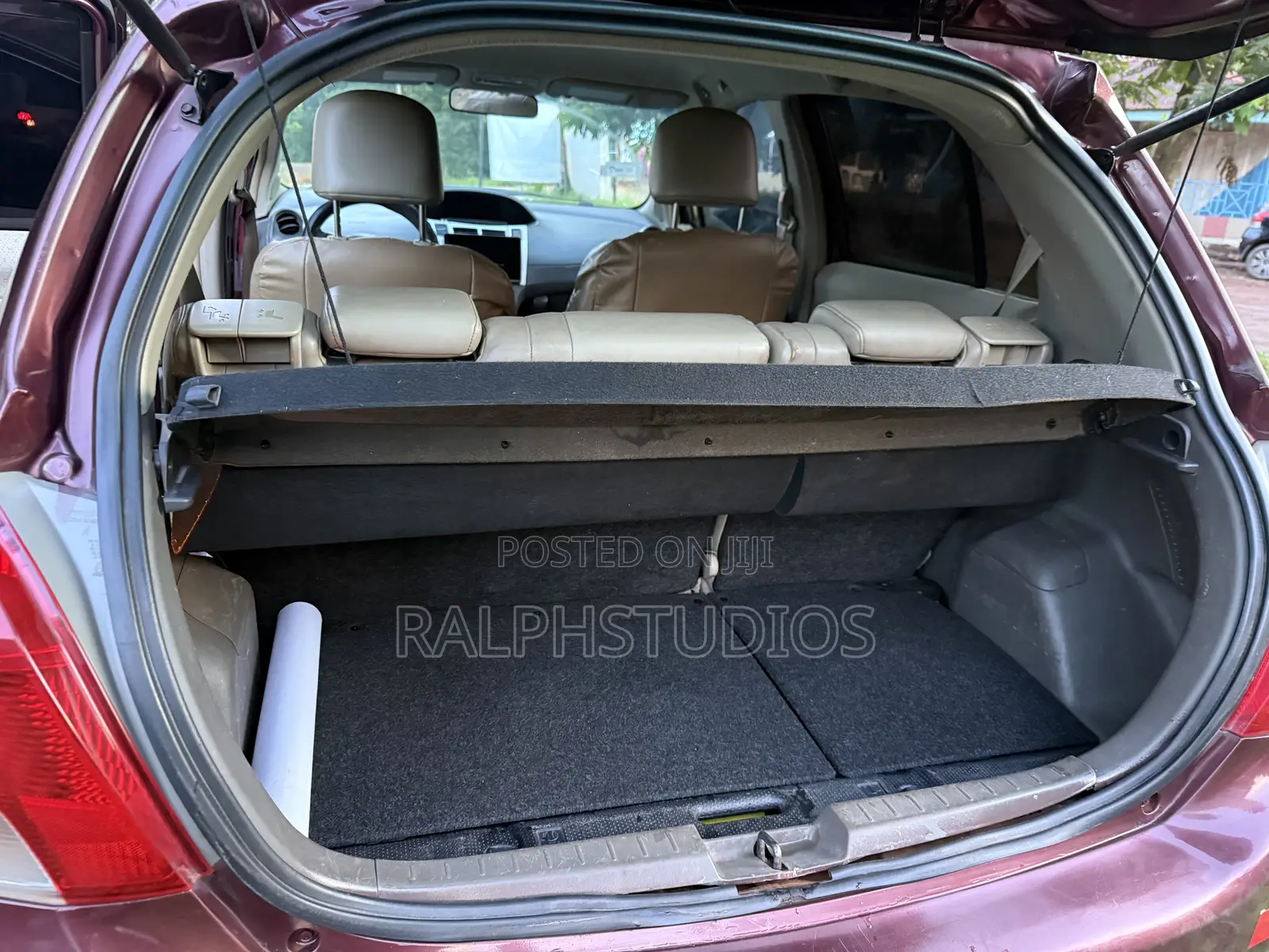 Toyota Vitz 1.3 FWD 5dr 2011 Beige