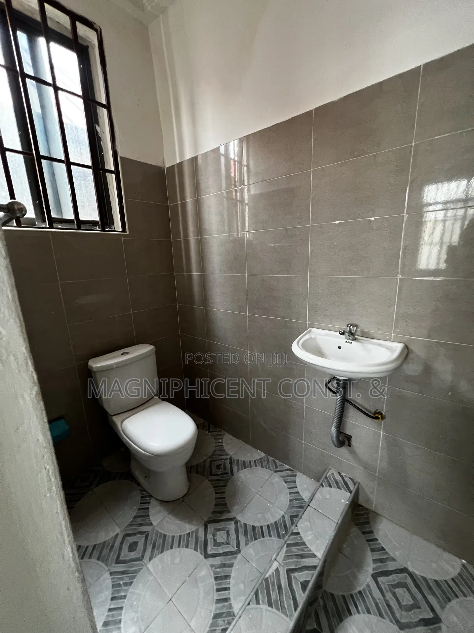 2bdrm Apartment in Lakeside, Ashaley Botwe for rent