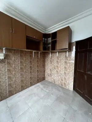 2bdrm Apartment in Lakeside, Ashaley Botwe for rent