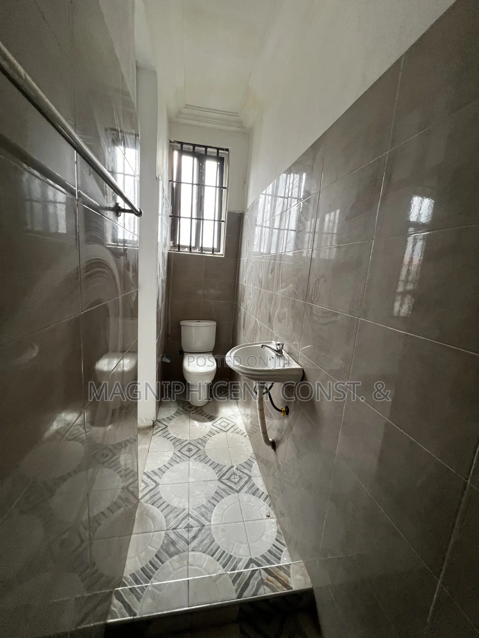 2bdrm Apartment in Lakeside, Ashaley Botwe for rent