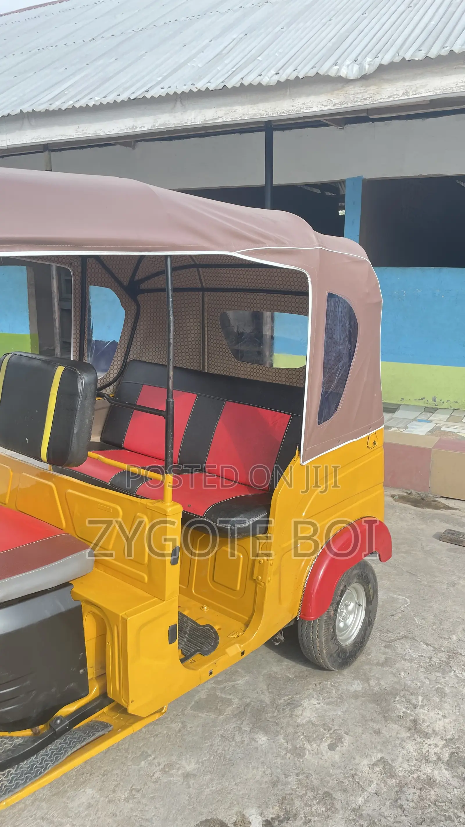 Bajaj RE 2022 Yellow