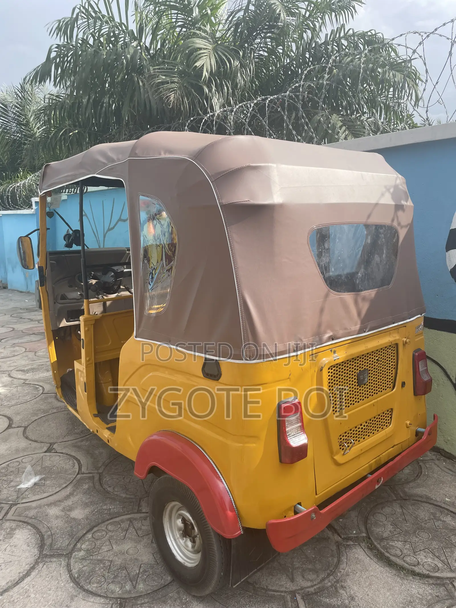 Bajaj RE 2022 Yellow