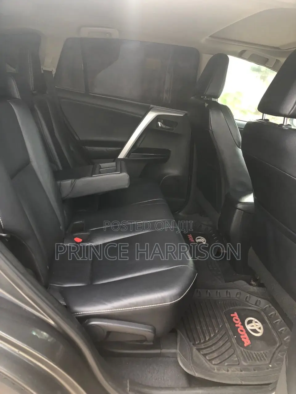 Toyota RAV4 XLE 4dr SUV (2.5L 4cyl 6A) 2018 Black