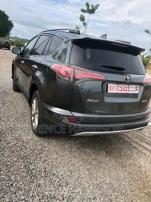 Toyota RAV4 XLE 4dr SUV (2.5L 4cyl 6A) 2018 Black