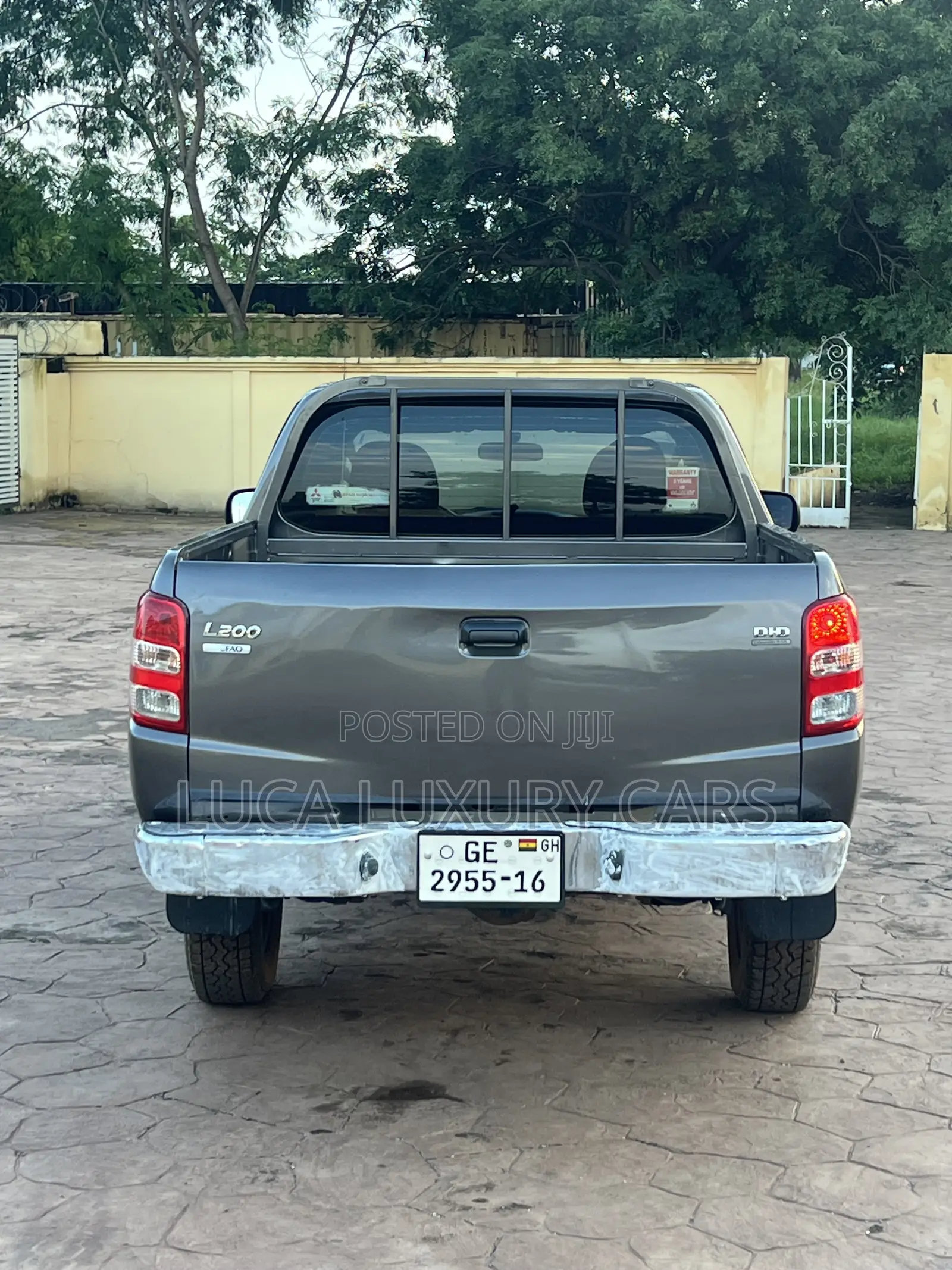 Mitsubishi L200 2016 Green