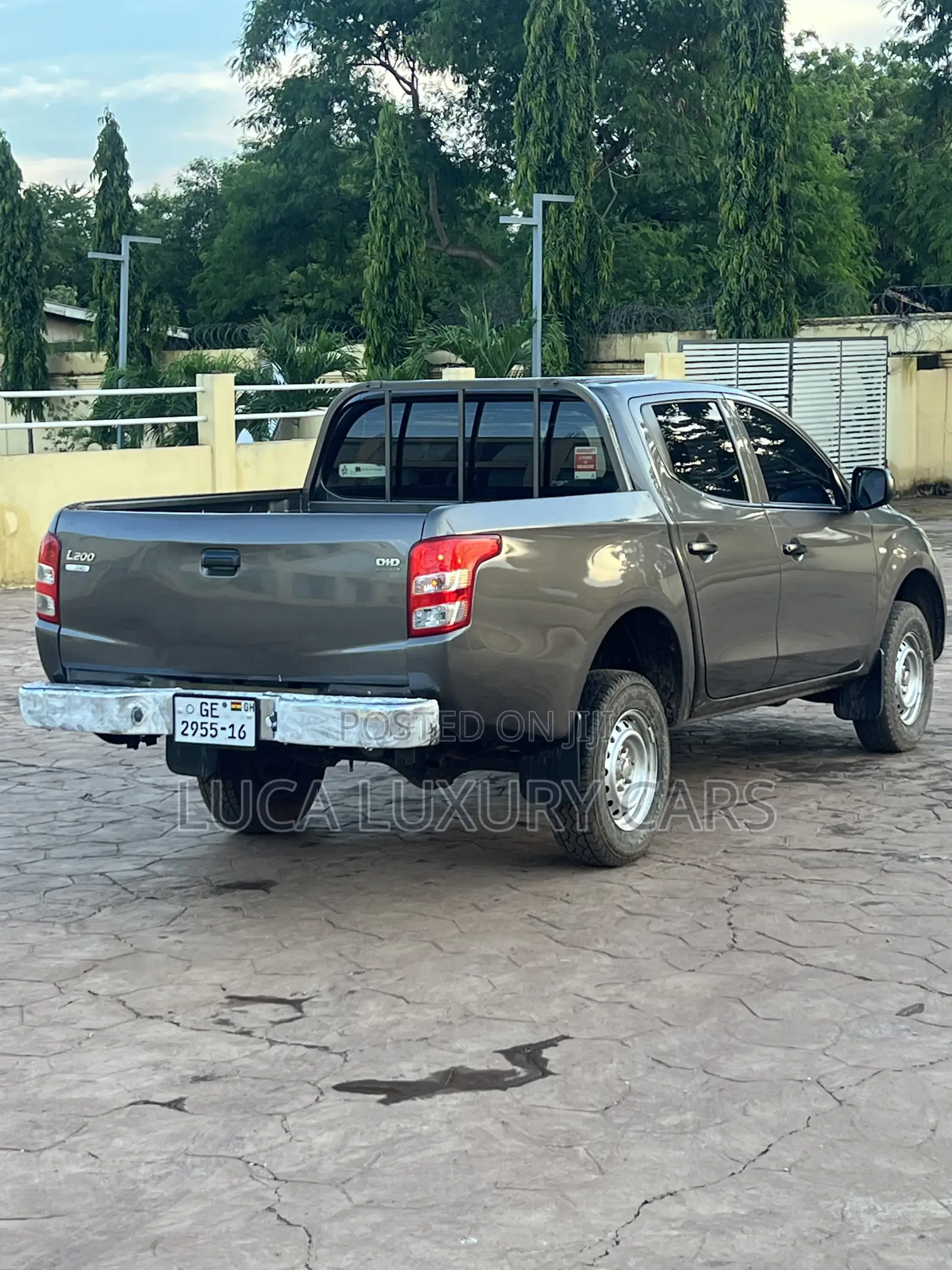 Mitsubishi L200 2016 Green