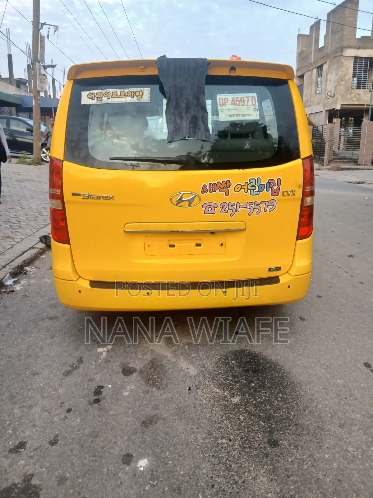 Hyundai H1 2014 Yellow