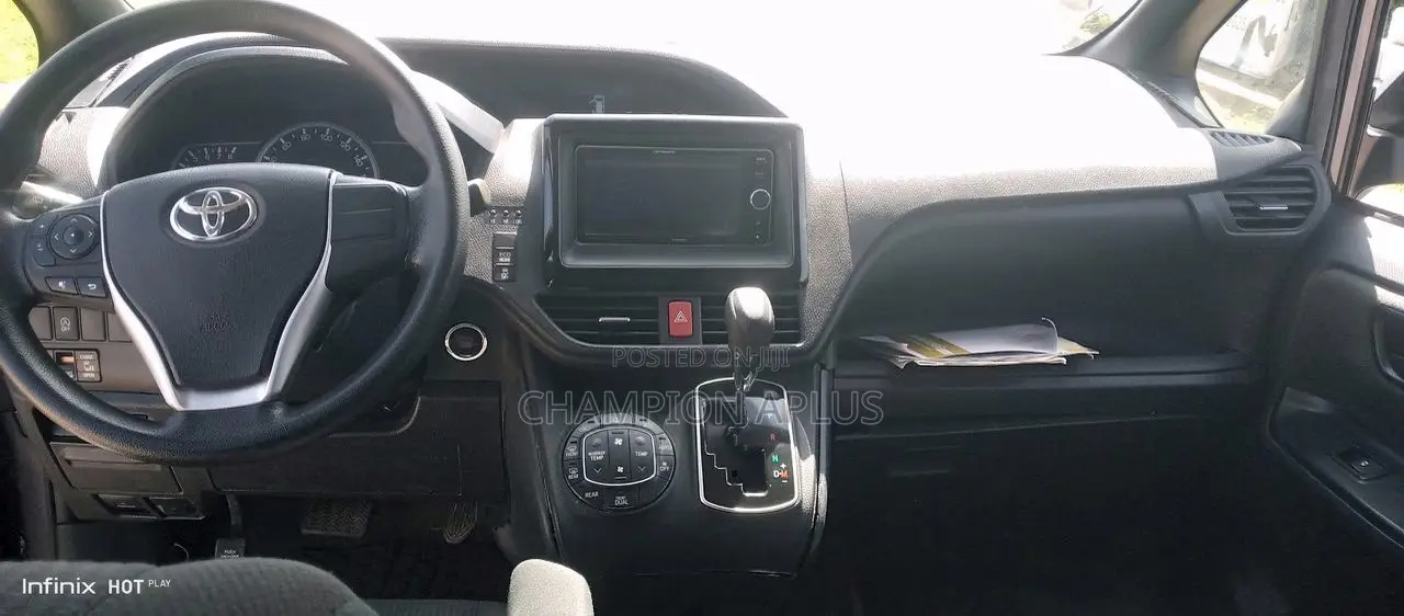 Toyota Voxy 2015 White