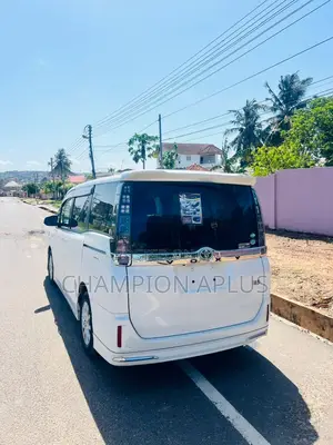 Toyota Voxy 2015 White