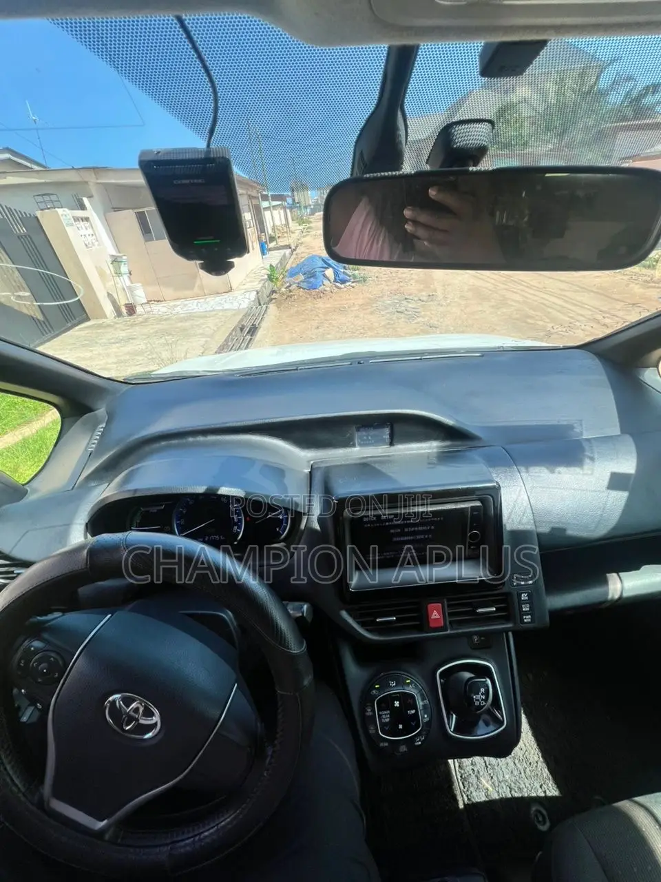 Toyota Voxy 2015 White