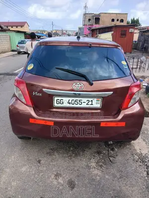 Toyota Vitz 1.0 FWD 3dr 2012 Brown
