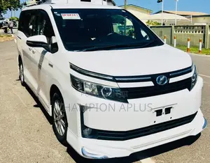 Toyota Voxy 2015 White