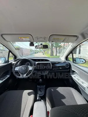 Toyota Vitz 1.0 FWD 3dr 2014 Silver