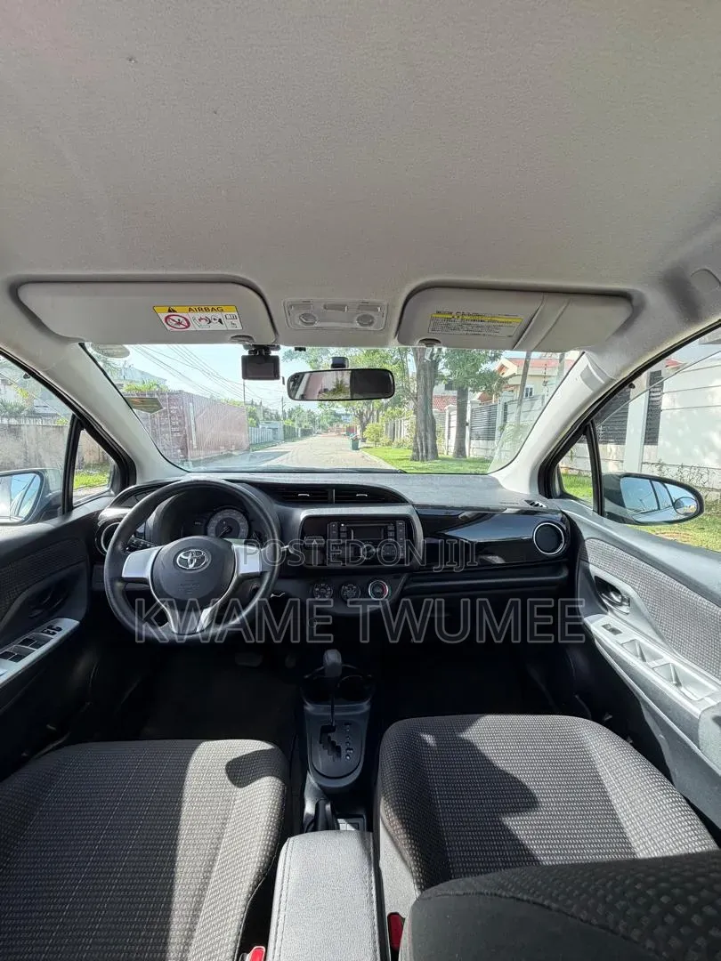 Toyota Vitz 1.0 FWD 3dr 2014 Silver