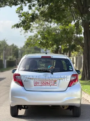Toyota Vitz 1.0 FWD 3dr 2014 Silver