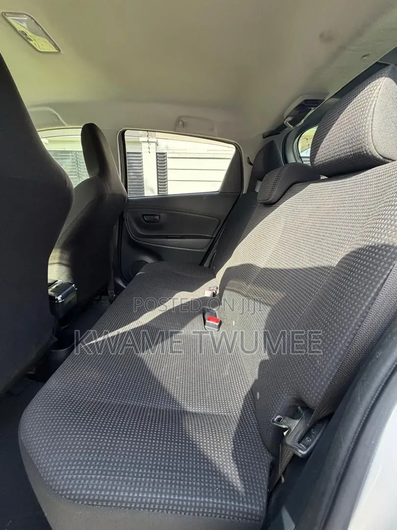 Toyota Vitz 1.0 FWD 3dr 2014 Silver