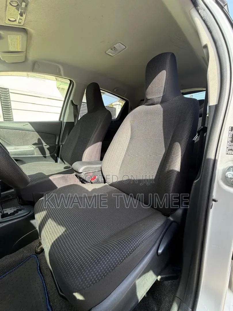 Toyota Vitz 1.0 FWD 3dr 2014 Silver