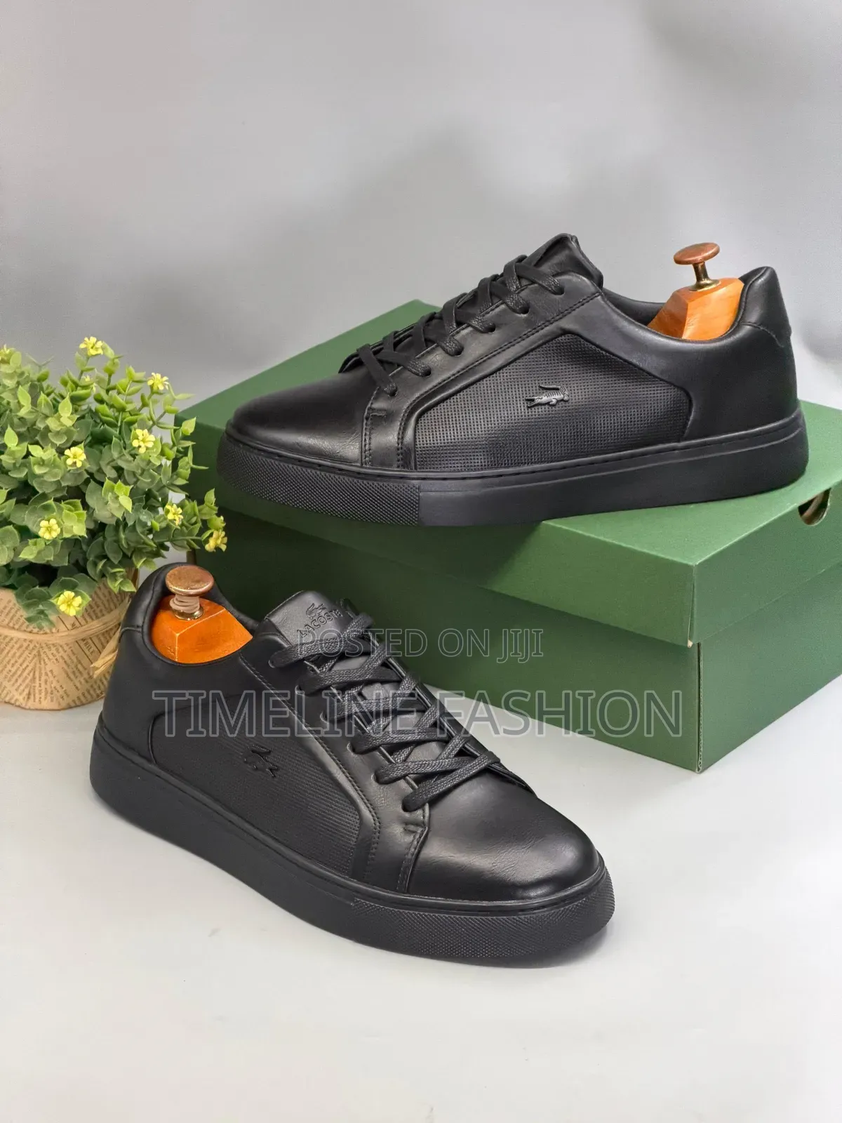 Lacoste Men's Fashionable and Comfortable Casual Sneakers