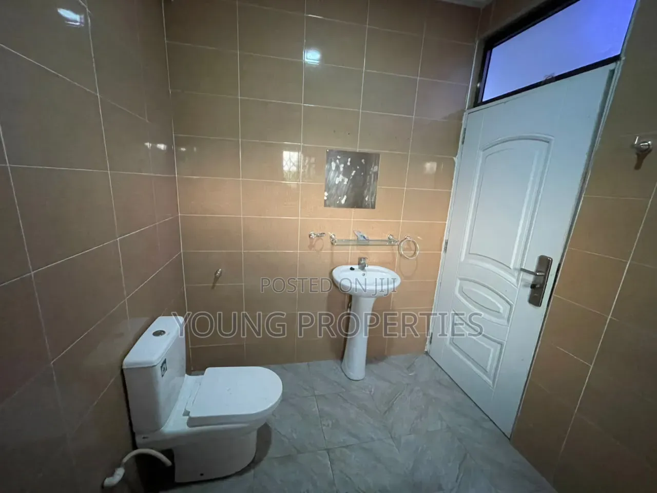 2bdrm Apartment in Anyaa, Market for rent