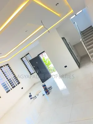 4bdrm Mansion in Pokuase for sale