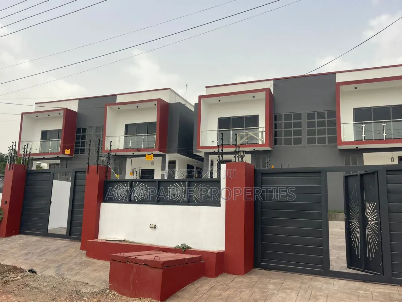 4bdrm Mansion in Pokuase for sale