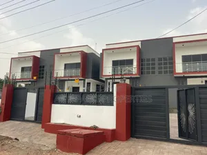 4bdrm Mansion in Pokuase for sale