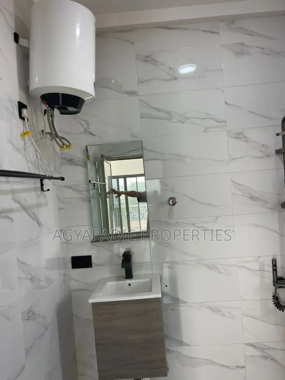 4bdrm Mansion in Pokuase for sale