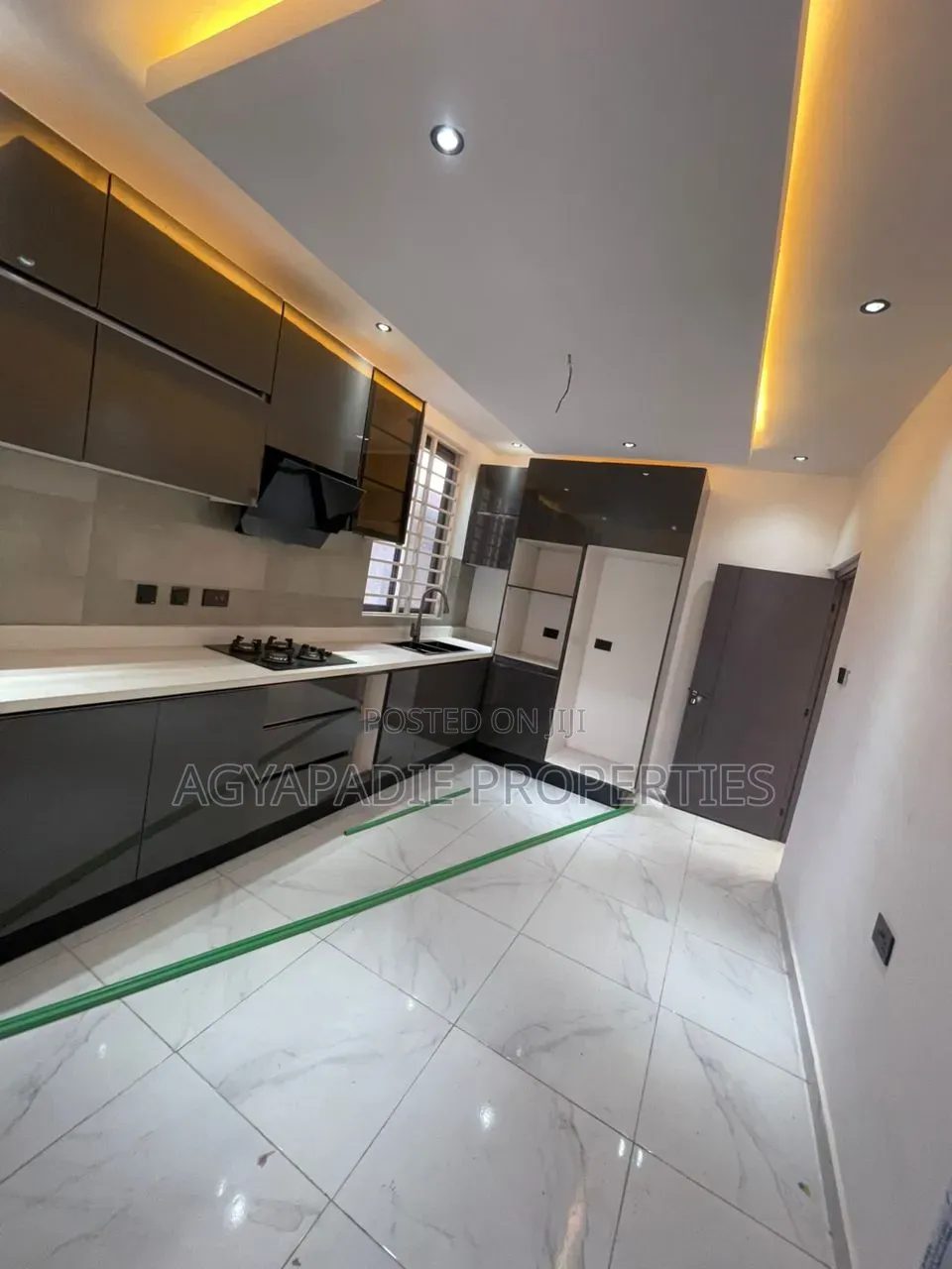 4bdrm Mansion in Pokuase for sale