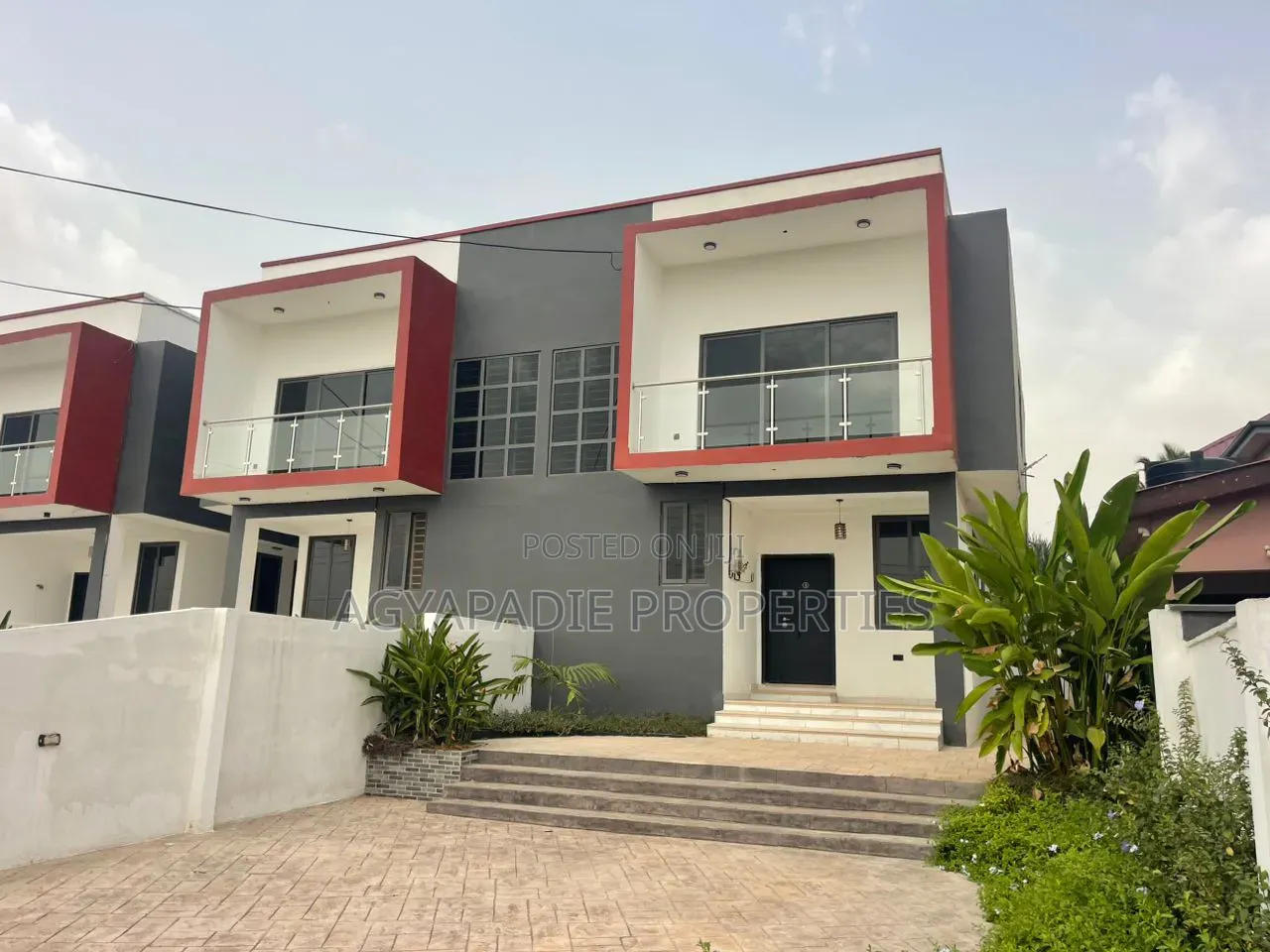 4bdrm Mansion in Pokuase for sale
