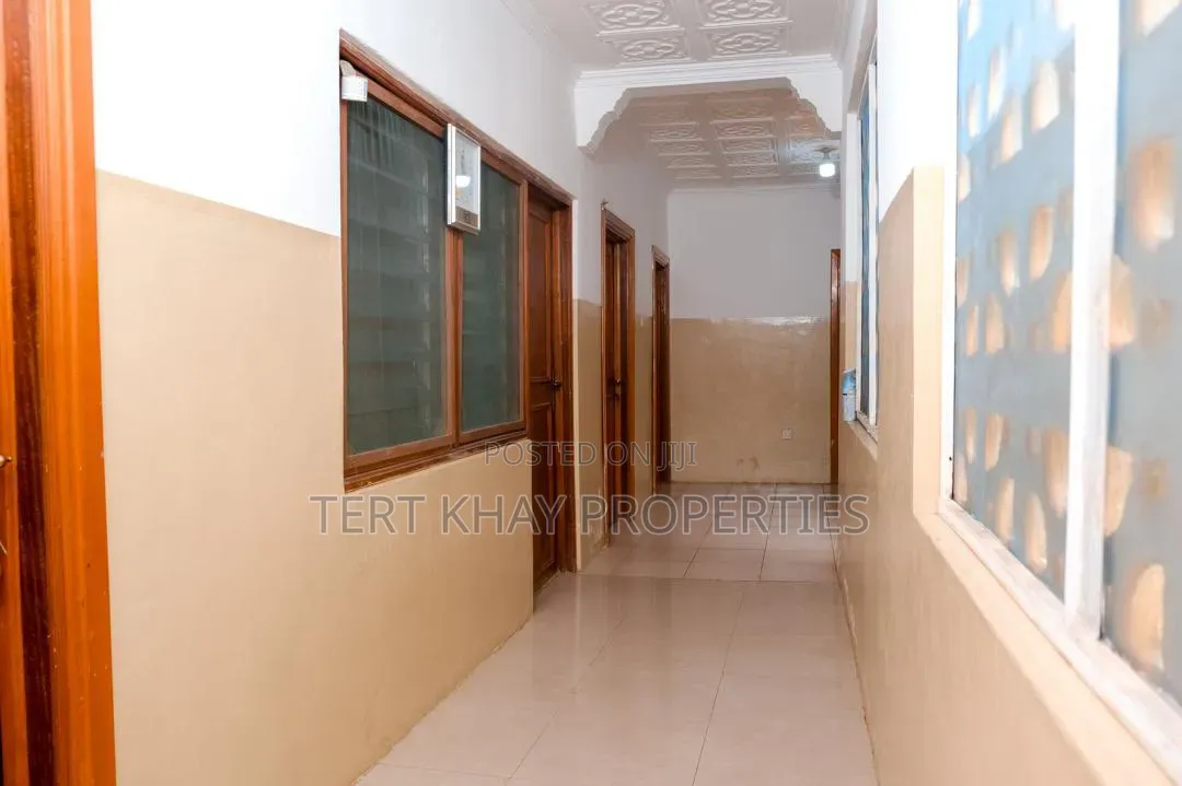 6bdrm House in Sakumono for rent